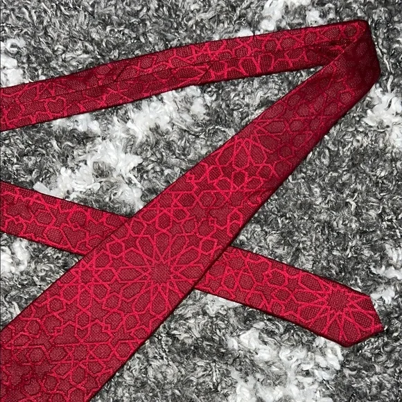 EUC Yves Saint Laurent Red Men's Tie - Picture 3 of 6